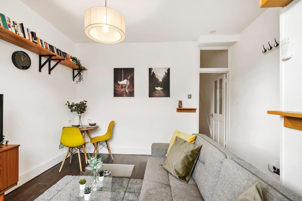 2 Bed Garden Flat Leyton Village Londres Exterior foto