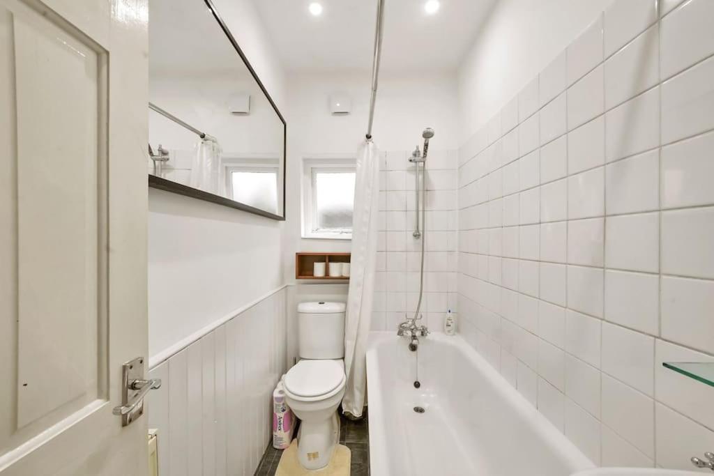 2 Bed Garden Flat Leyton Village Londres Exterior foto